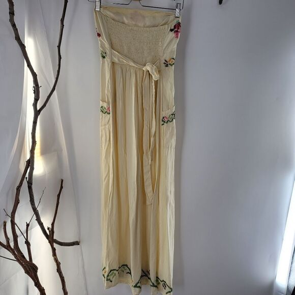 Lakra handmade embroidered dress - Picture 4 of 10